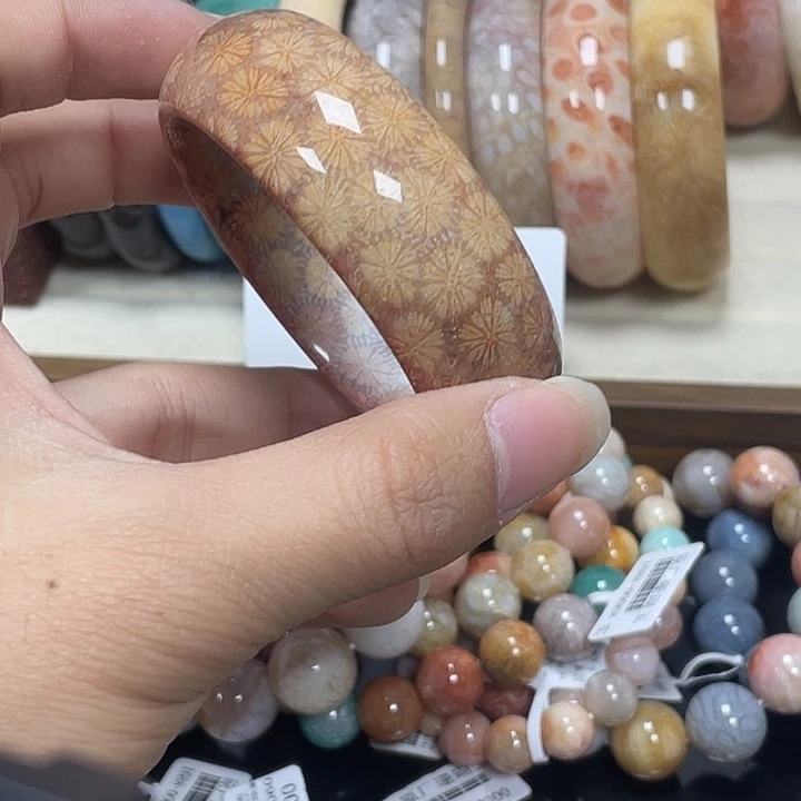 瑾***硅化玉未镶嵌手镯47