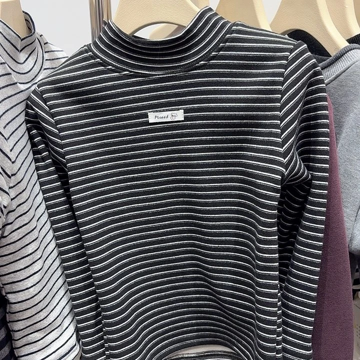 条纹打底上衣搭配