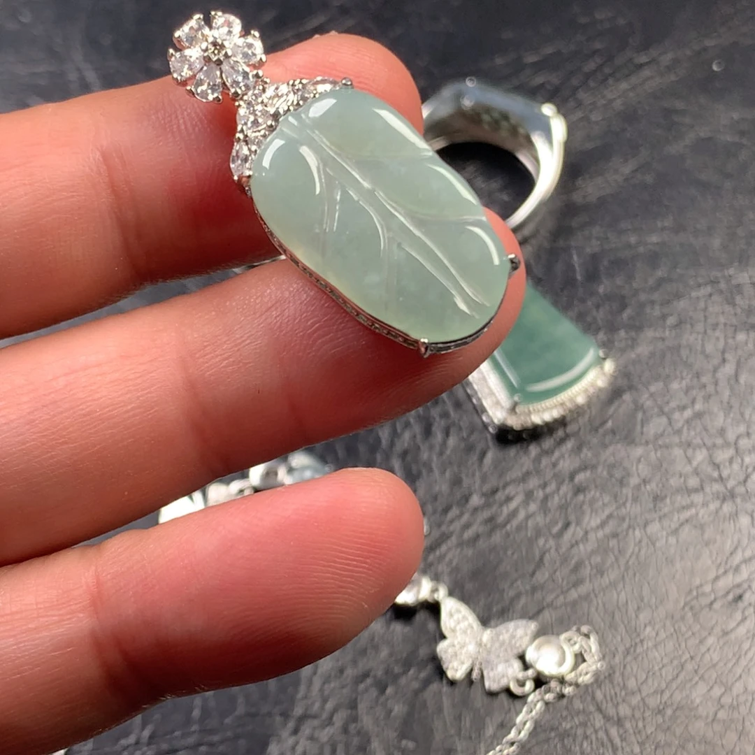 翡翠未镶嵌颈饰叶子