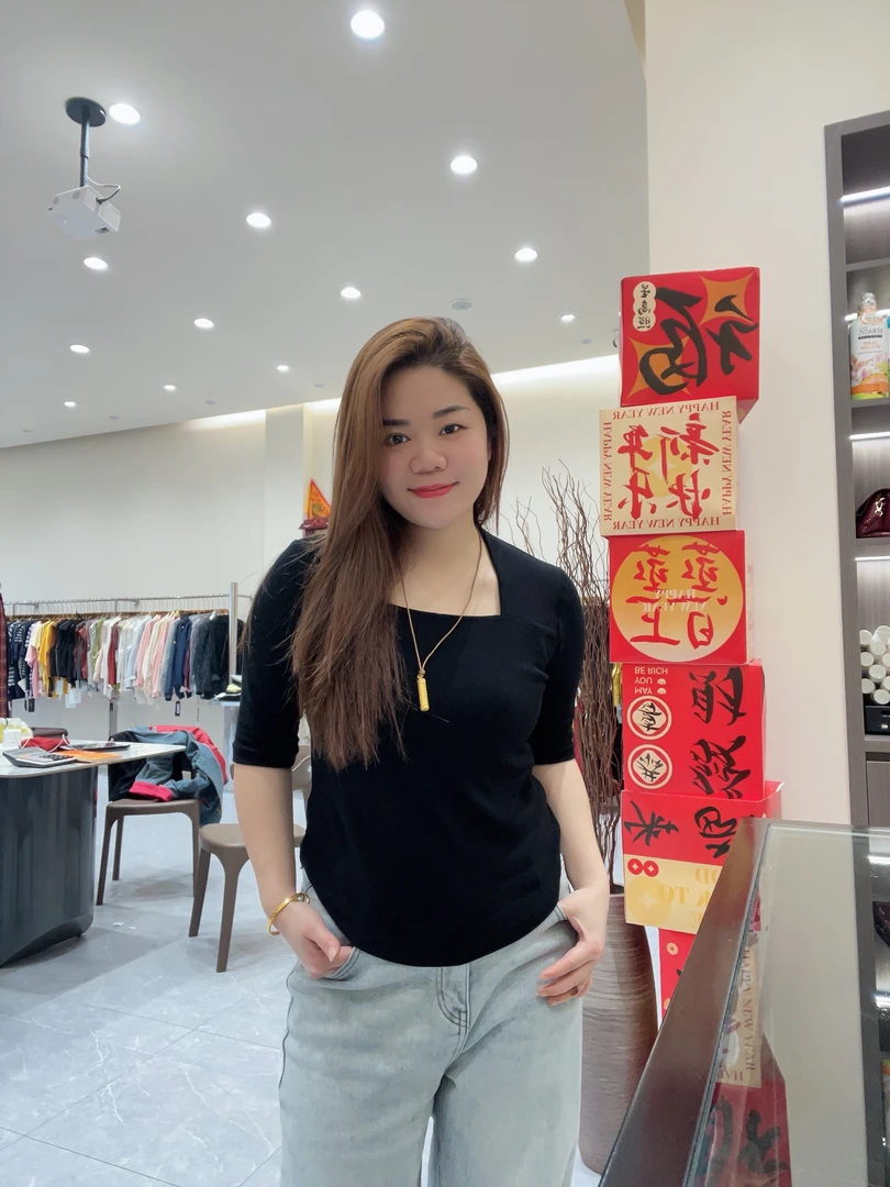 小马姐推荐气质方领上衣