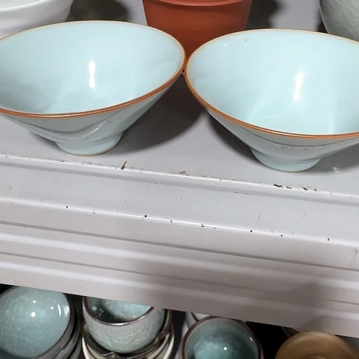 主人杯一个，瓷。。主人瓷