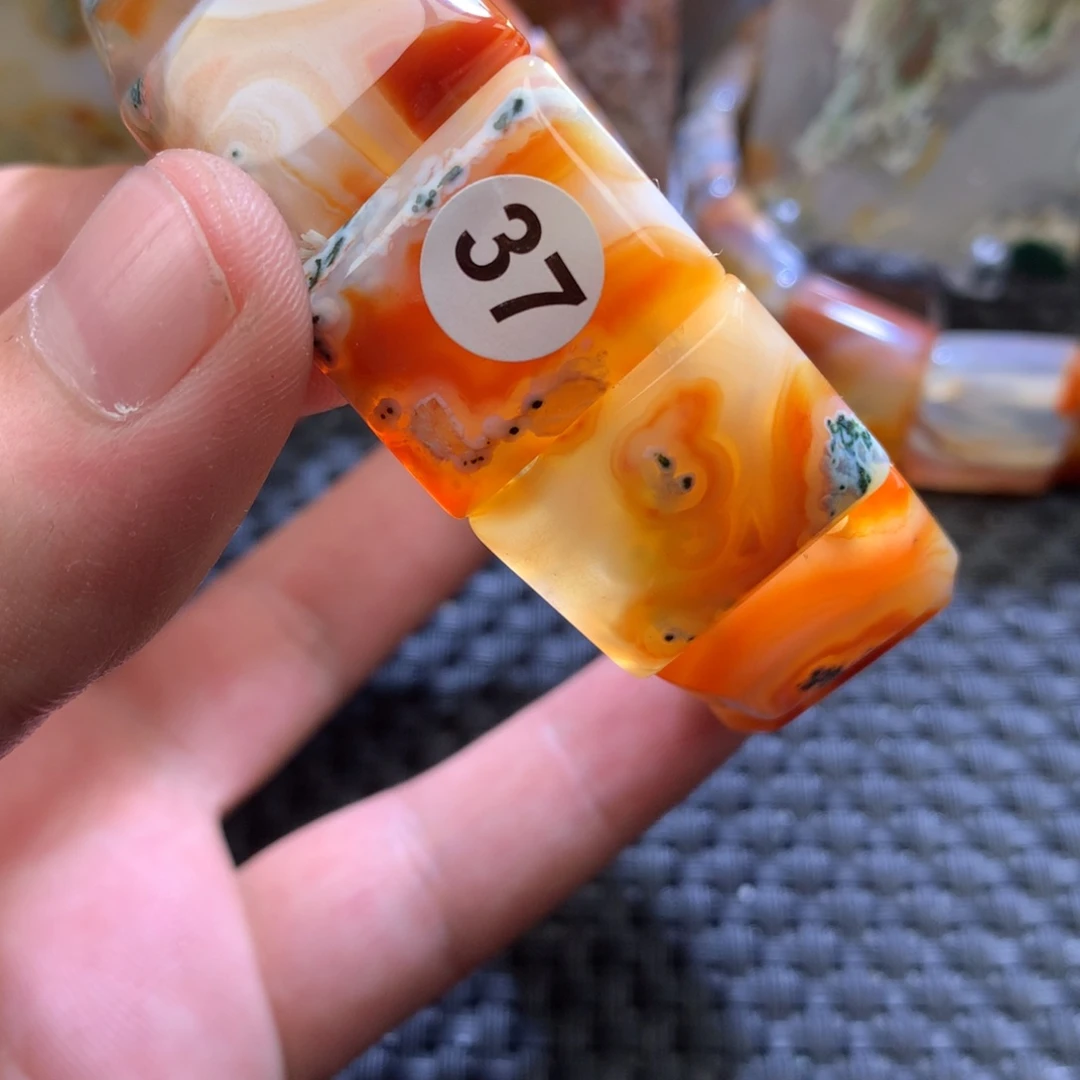 未镶嵌颈饰玛瑙/玉髓甬*堂