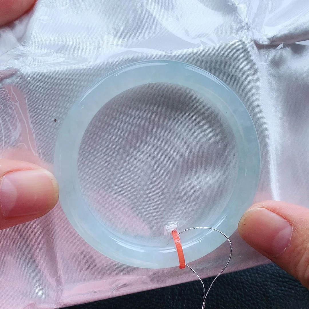 翡翠手镯未镶嵌天然翡翠手镯