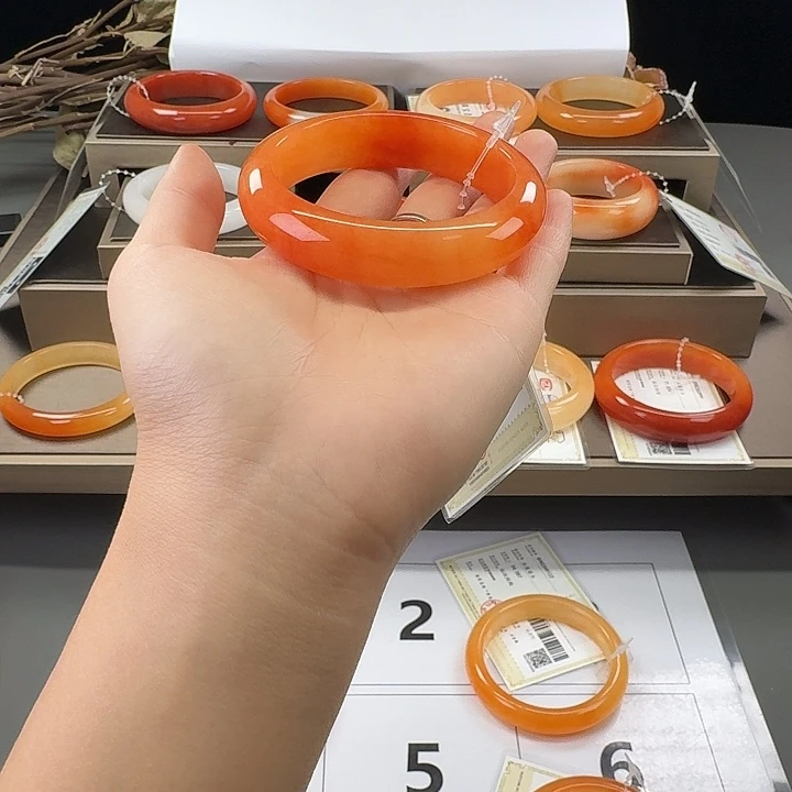 张***琴石英质玉（黄龙玉）合金手镯