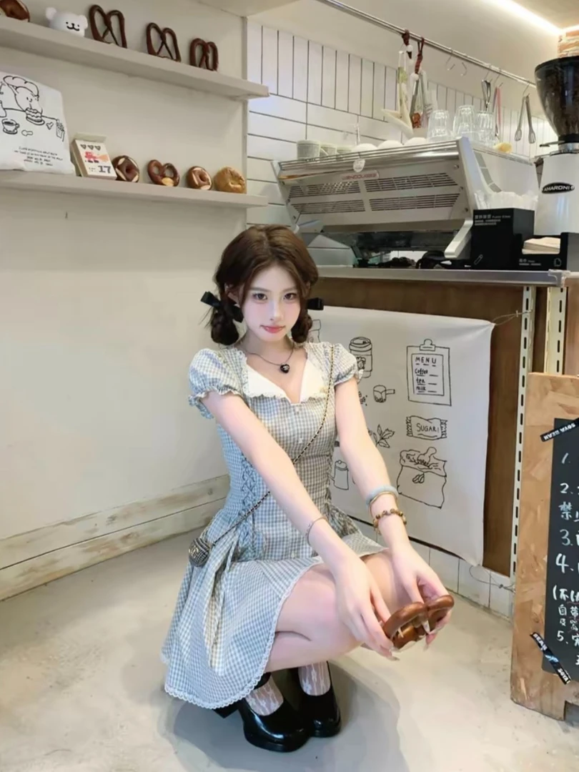 夏日海岸线 夏季新款纯欲风气质约会收腰不规则连衣裙娃娃领温柔