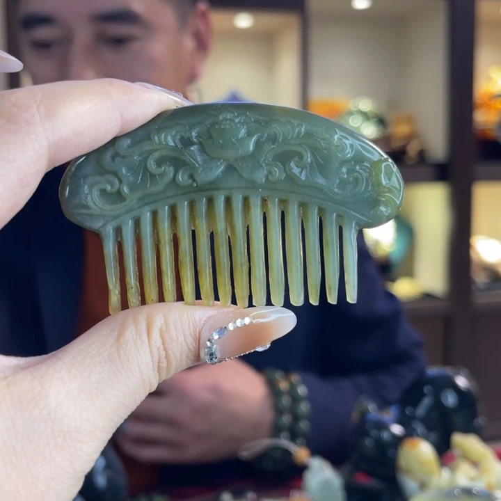 蛇纹石玉未镶嵌把件