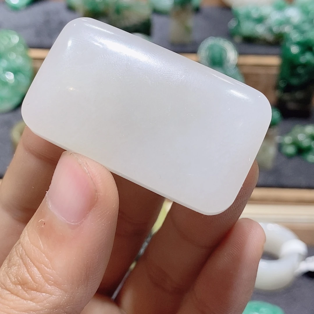 罗***生独山玉未镶嵌吊坠