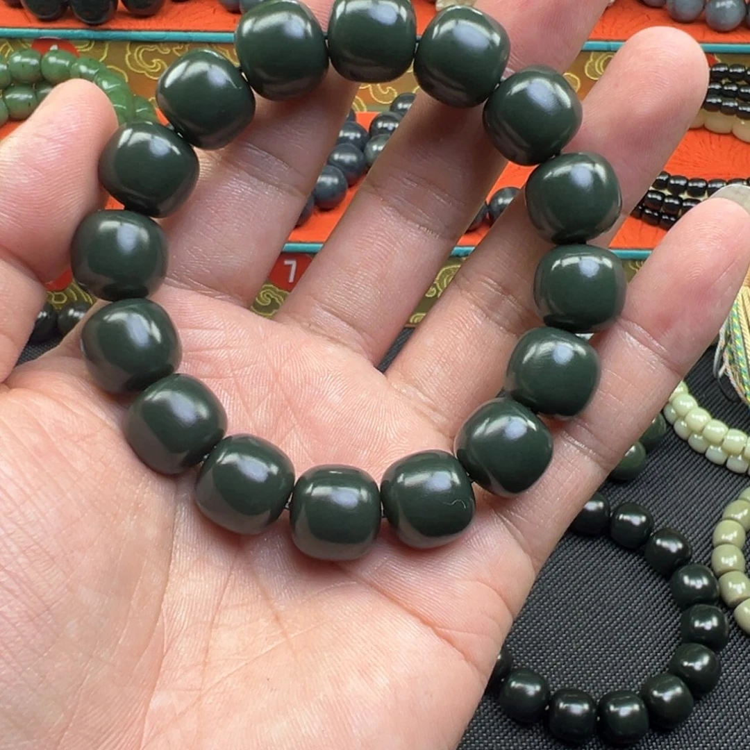 清***风和田玉未镶嵌手链