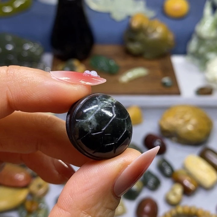 透闪石质玉未镶嵌挂件双面富甲