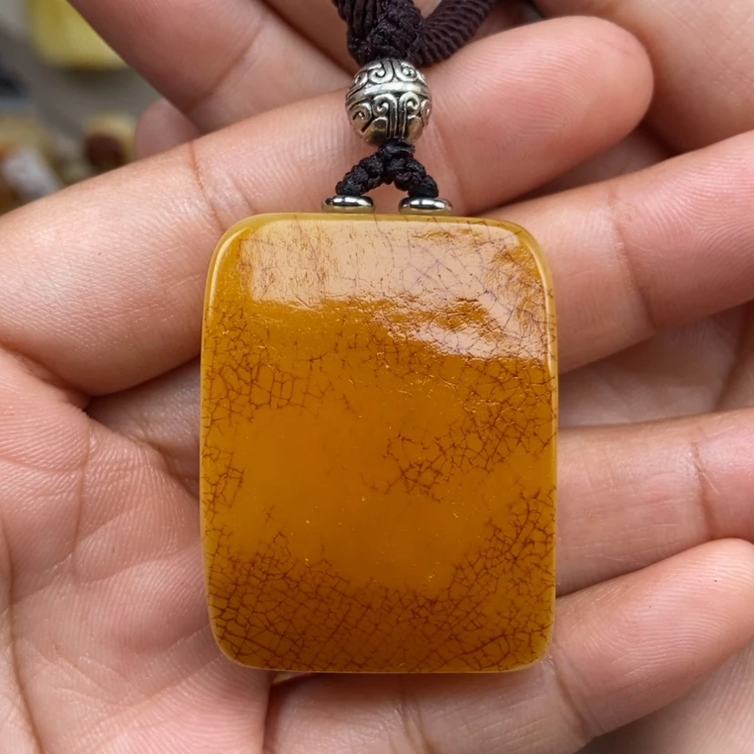 【闪购商品】琥珀颈饰未镶嵌