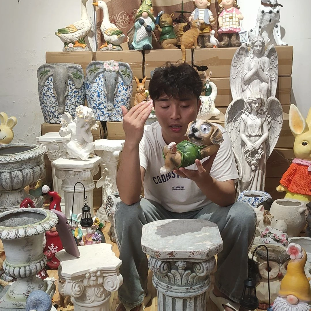 合成树脂太阳能躺狗