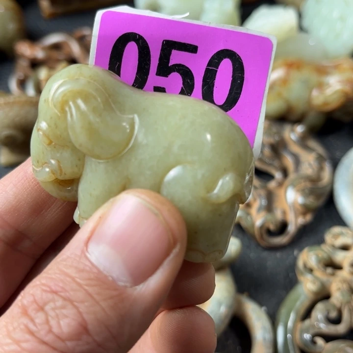 和田玉颈饰未镶嵌青*