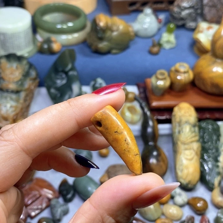 岫岩河磨玉（透闪石质玉）未镶嵌挂件