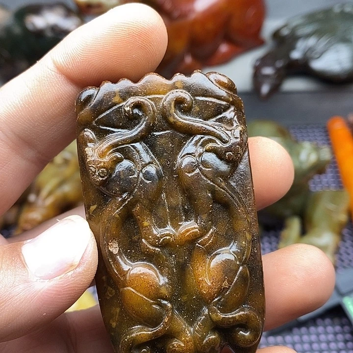 未镶嵌蛇纹石玉颈饰