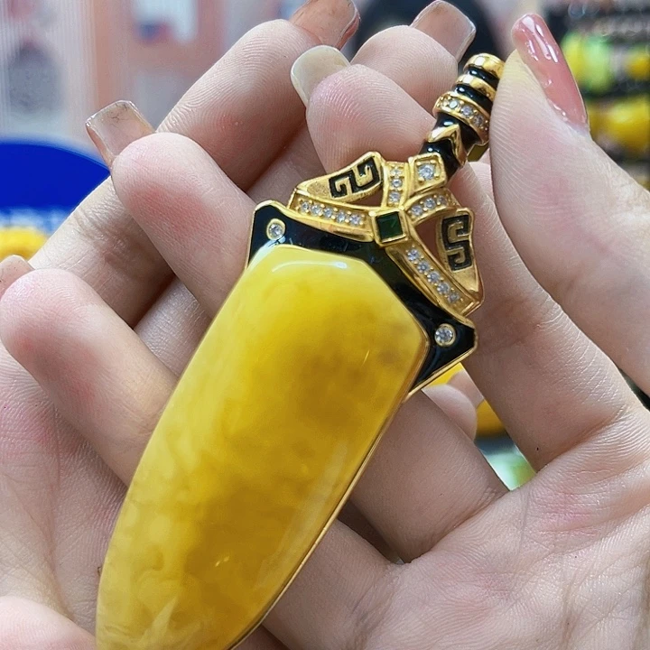 琥珀银S925镶嵌颈饰吊坠