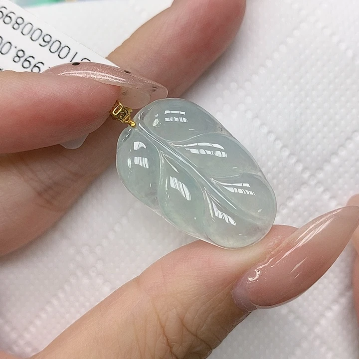 颈饰18K金镶嵌翡翠