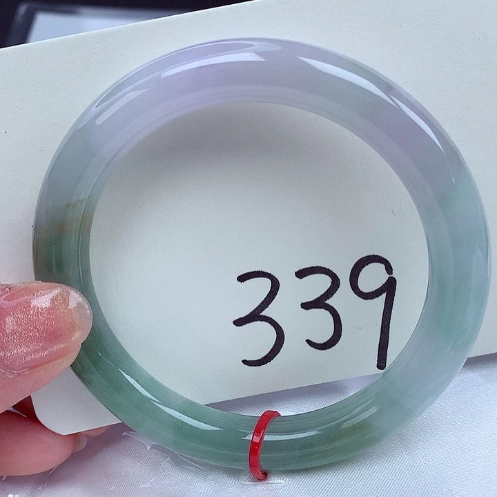 翡翠手镯未镶嵌翡翠