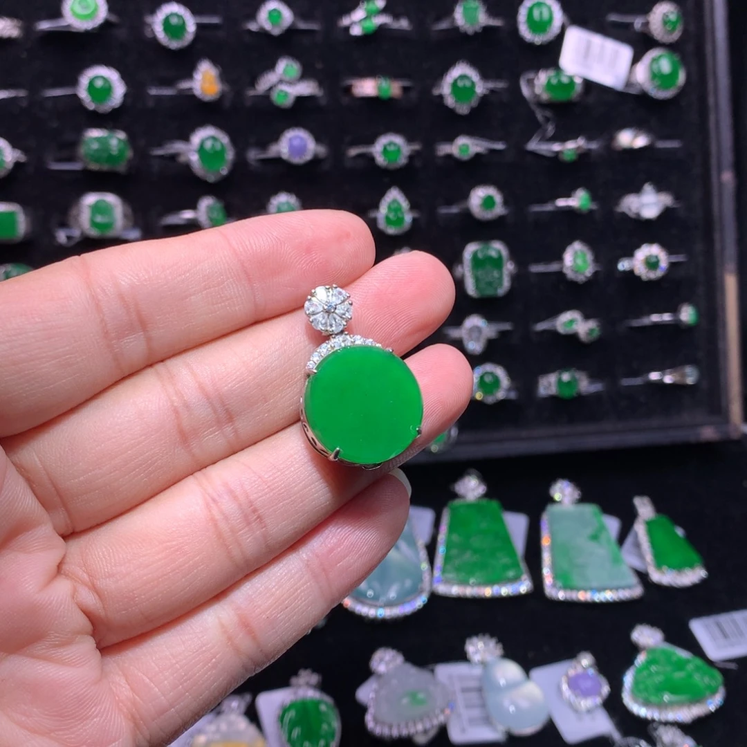 翡翠银S925镶嵌颈饰翡翠