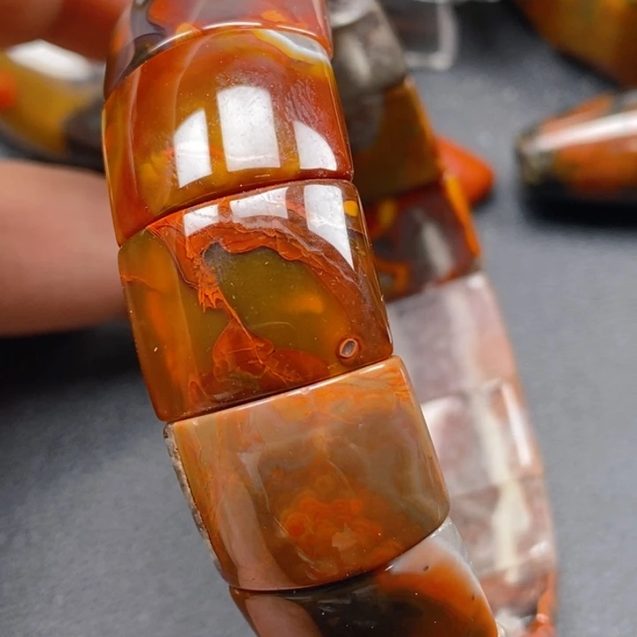 玛瑙/玉髓颈饰未镶嵌信*