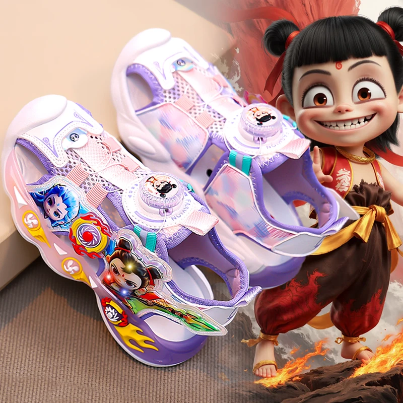 ABC儿童哪吒凉鞋女童夏季凉拖2025新款软底防滑女孩纽扣沙滩鞋子
