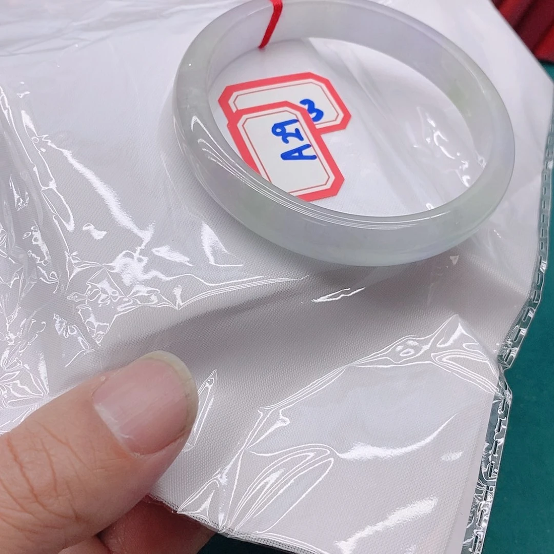 翡翠手镯未镶嵌余*A299999999