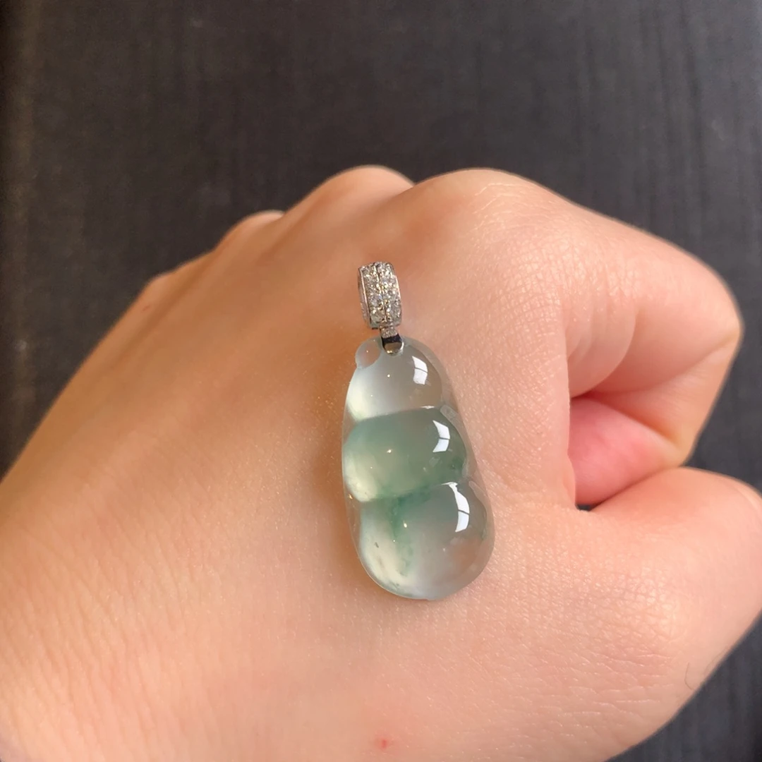 翡翠颈饰18K金镶嵌天然翡翠