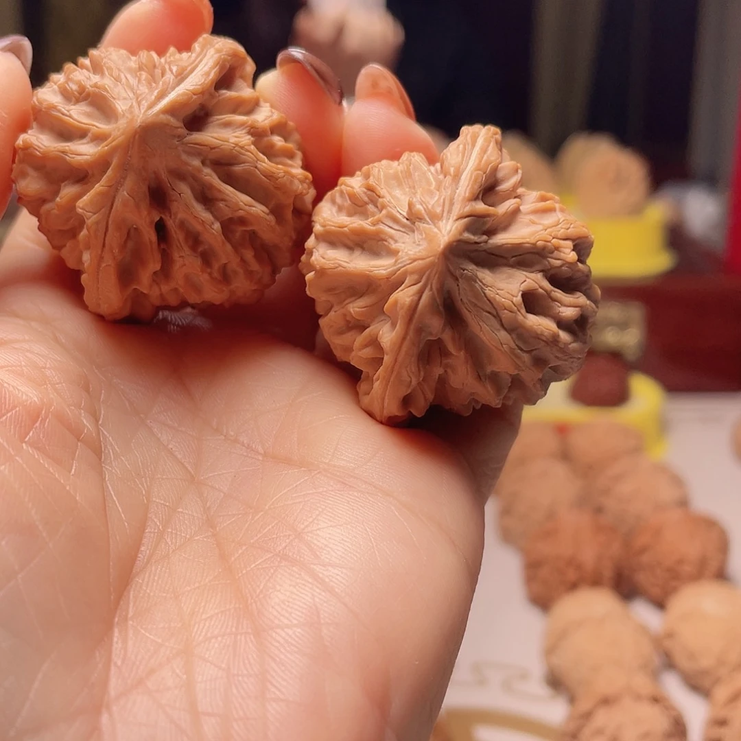 文玩核桃吊坠龙门涧