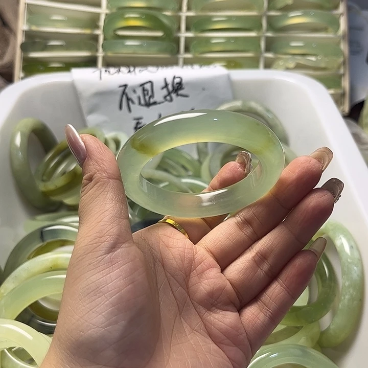 木***羊未镶嵌蛇纹石玉手镯