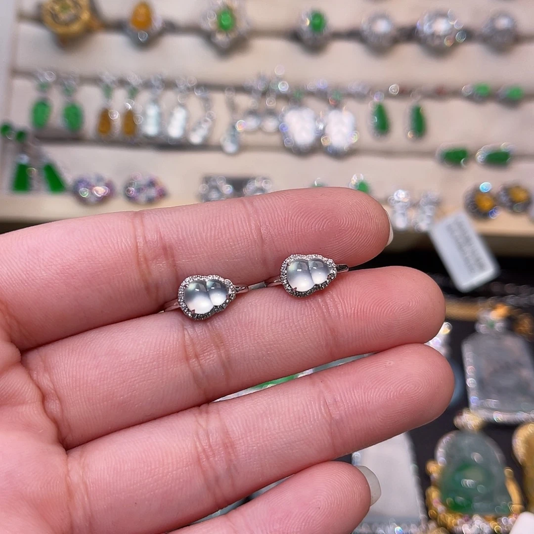 翡翠18K金镶嵌耳饰葫芦