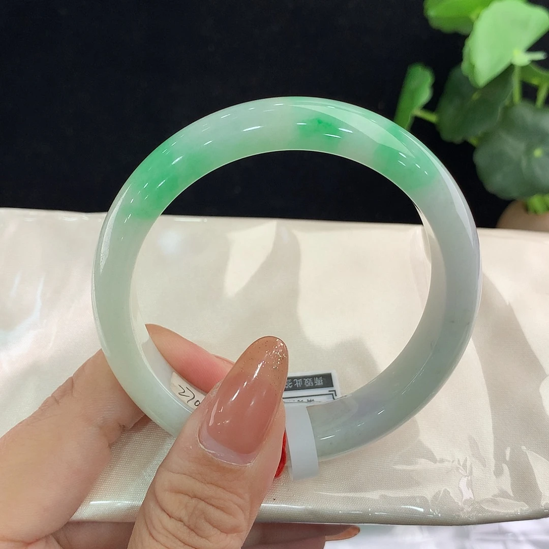 翡翠未镶嵌手镯正58