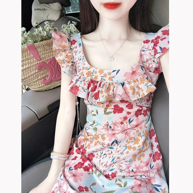 法式碎花荷叶方领连衣裙子女2025新款五一出游气质茶歇长裙高级感
