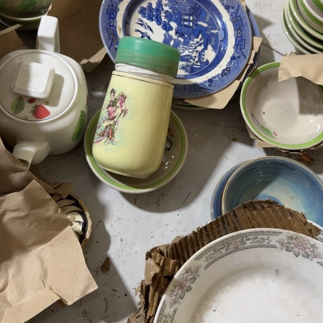 茶盏在哪上班吗今天怎么又要干活