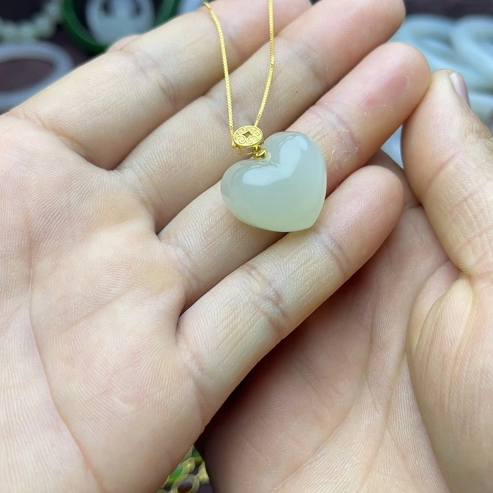 和田玉颈饰18K金镶嵌