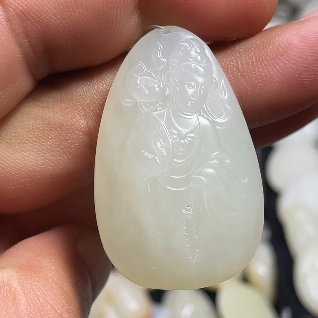 和田玉（糖玉）未镶嵌颈饰吊坠