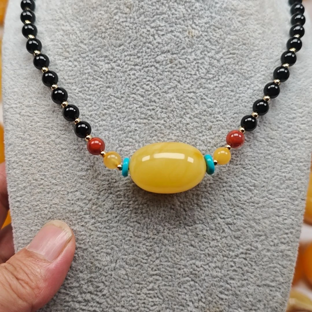 未镶嵌吊坠(赠链)蜜蜡