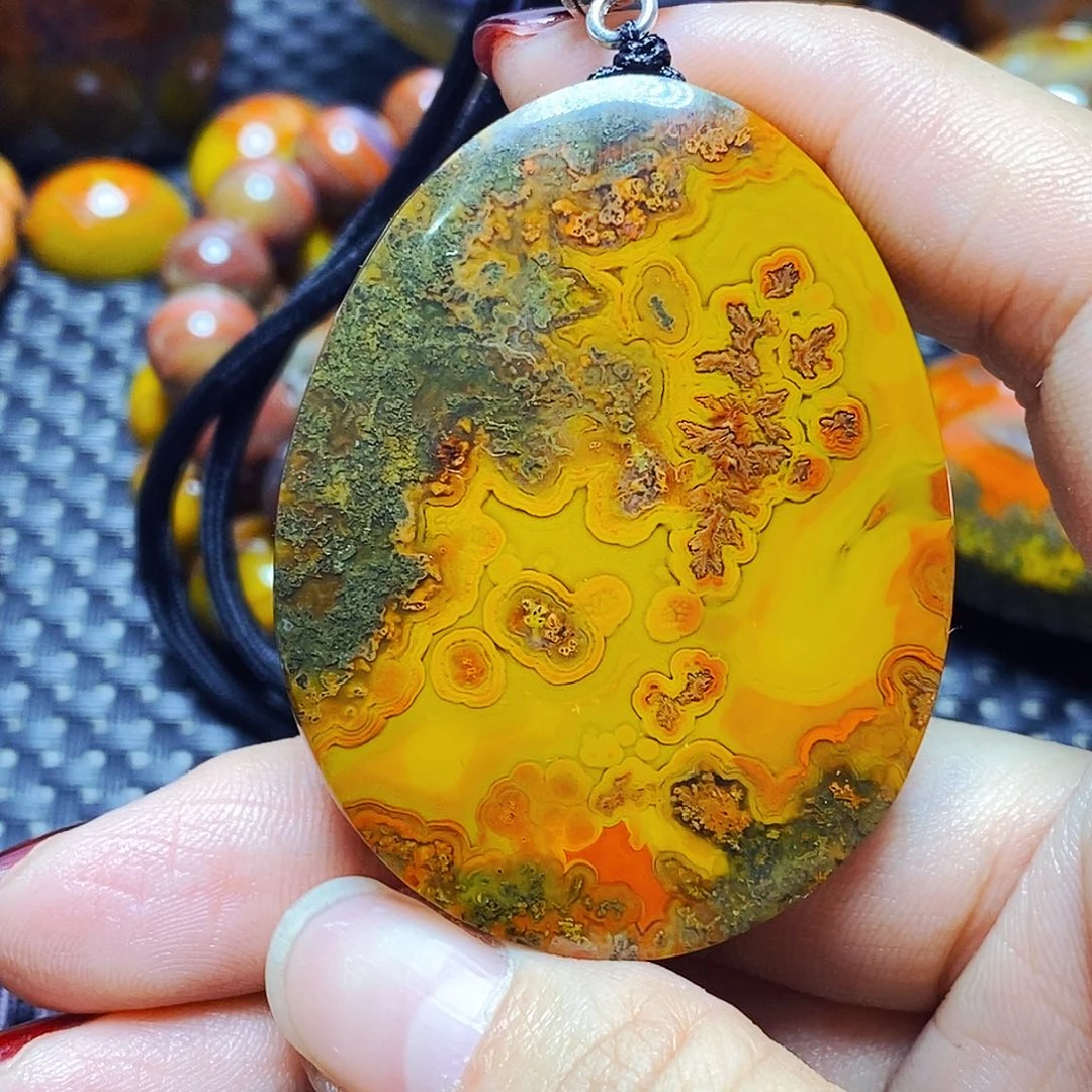 未镶嵌颈饰玛瑙/玉髓缅**缘