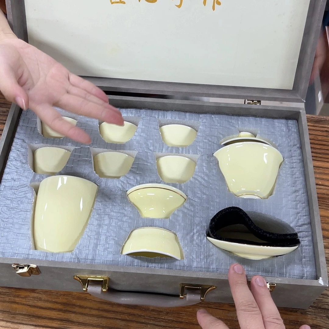 孤品茶具套装等。