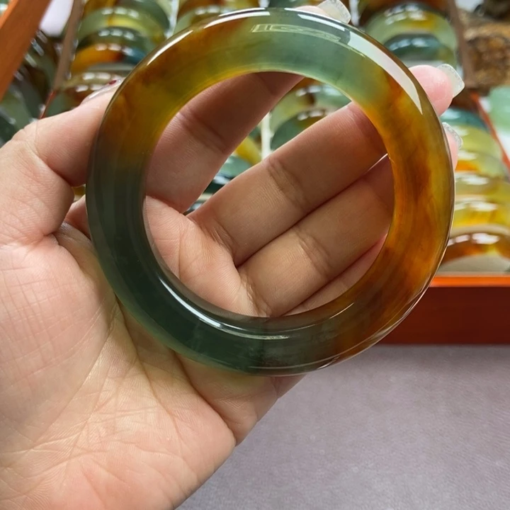 呢***i蛇纹石玉未镶嵌手镯