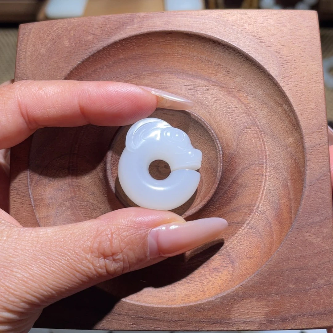 未镶嵌手链和田玉玉猪龙