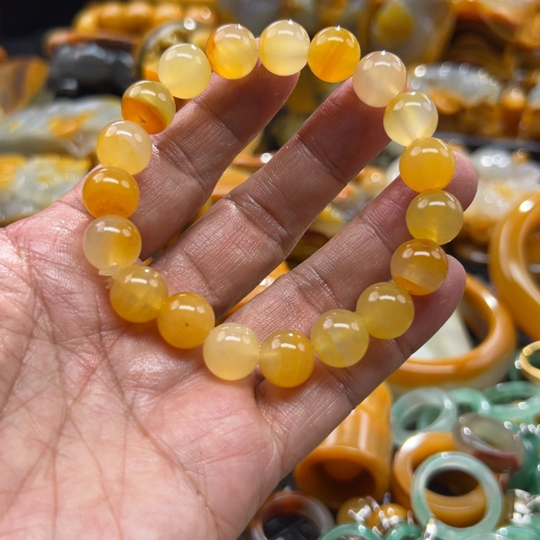 石英质玉未镶嵌颈饰