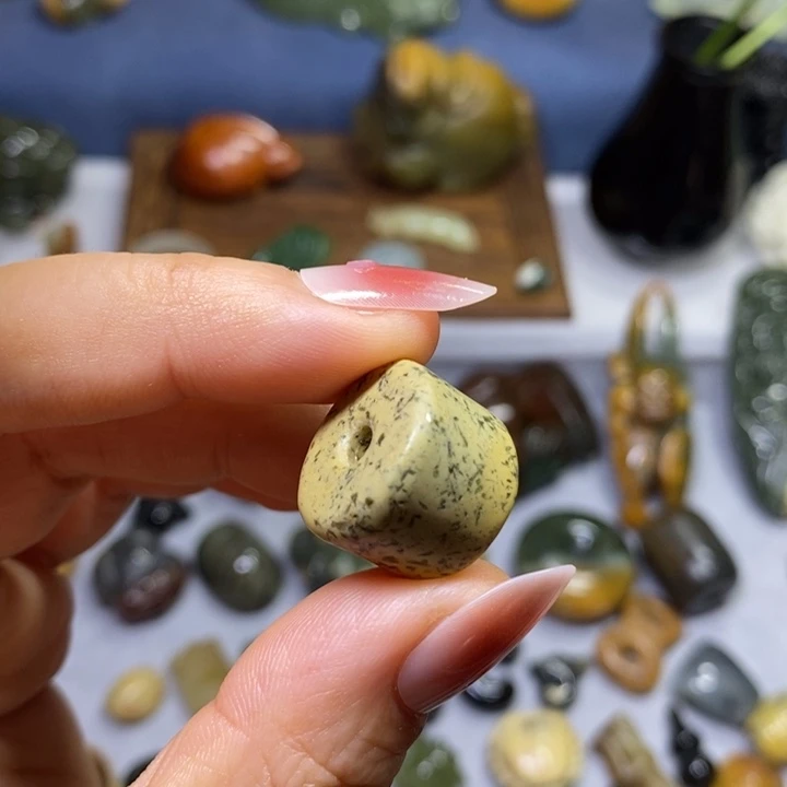岫岩河磨玉（透闪石质玉）未镶嵌挂件