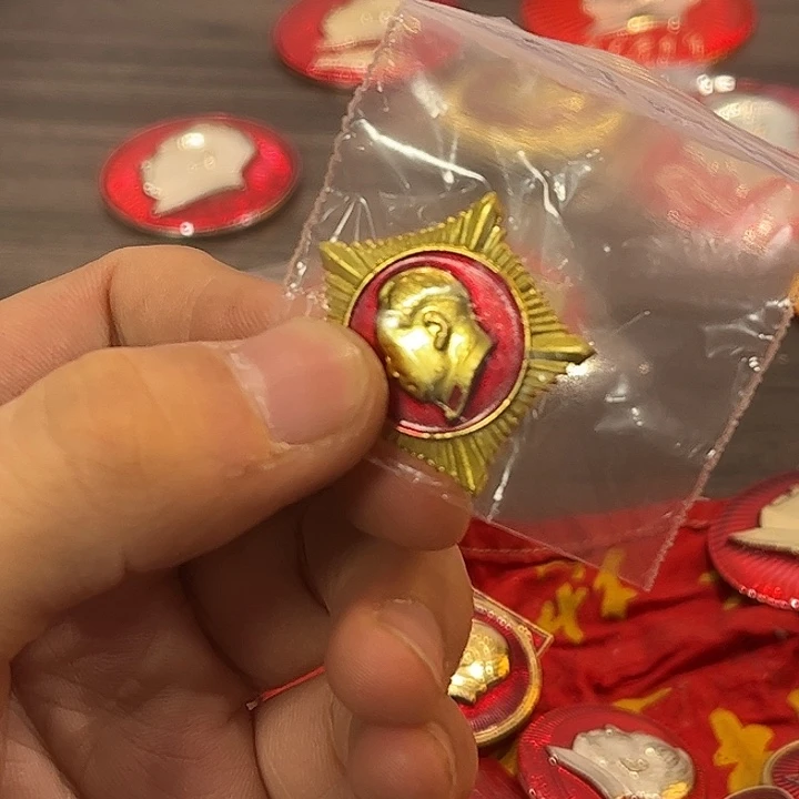 O***℡像章一一回复大家信息