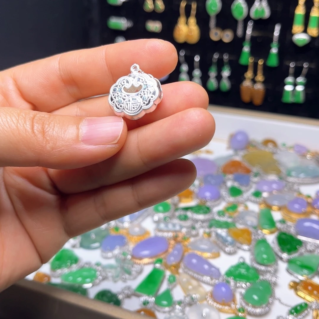 翡翠颈饰未镶嵌这