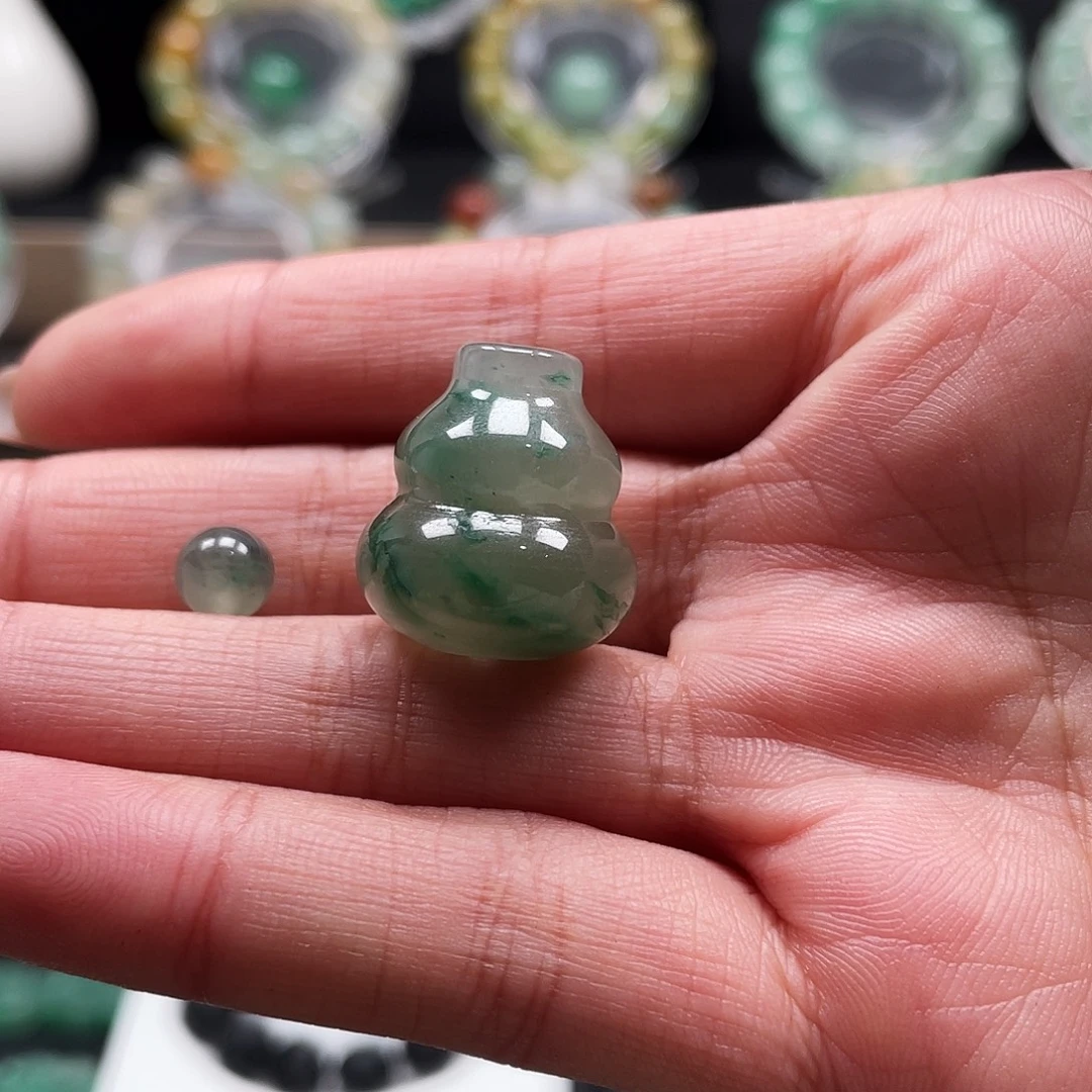 石英质玉未镶嵌颈饰