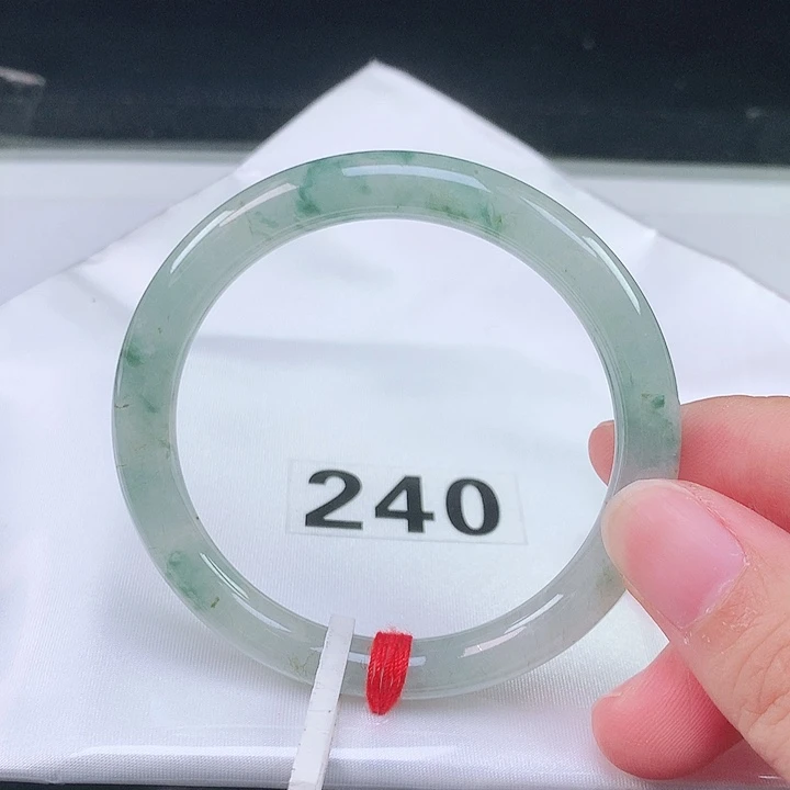 翡翠未镶嵌手镯翡翠