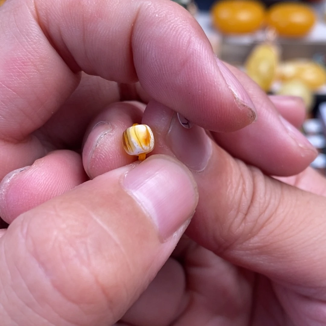 未镶嵌琥珀裸石可****后拉丝纹6.5mm