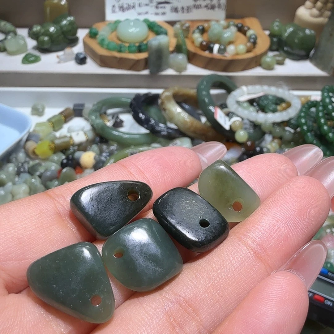 和田玉未镶嵌珠宝奇石