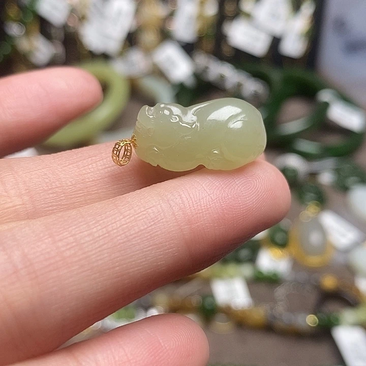 和田玉18K金镶嵌颈饰