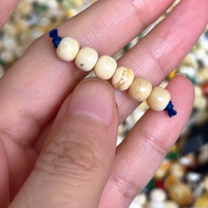 未镶嵌蜜蜡裸石6.5mm一组