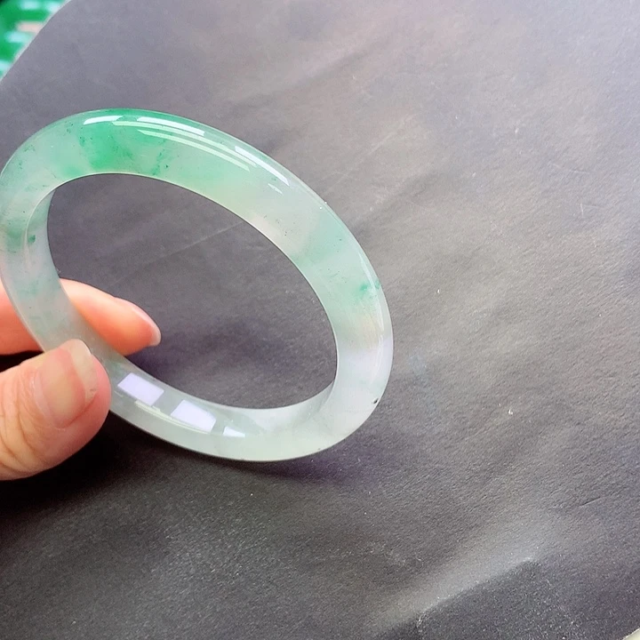 未镶嵌手镯石英质玉
